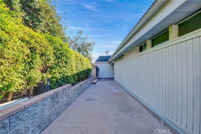 $1,000,000 | 3219 Tareco Drive, Los Angeles, CA 90068