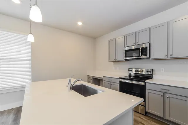 $2,480 | 317 Pine Street, Deland, FL 32724