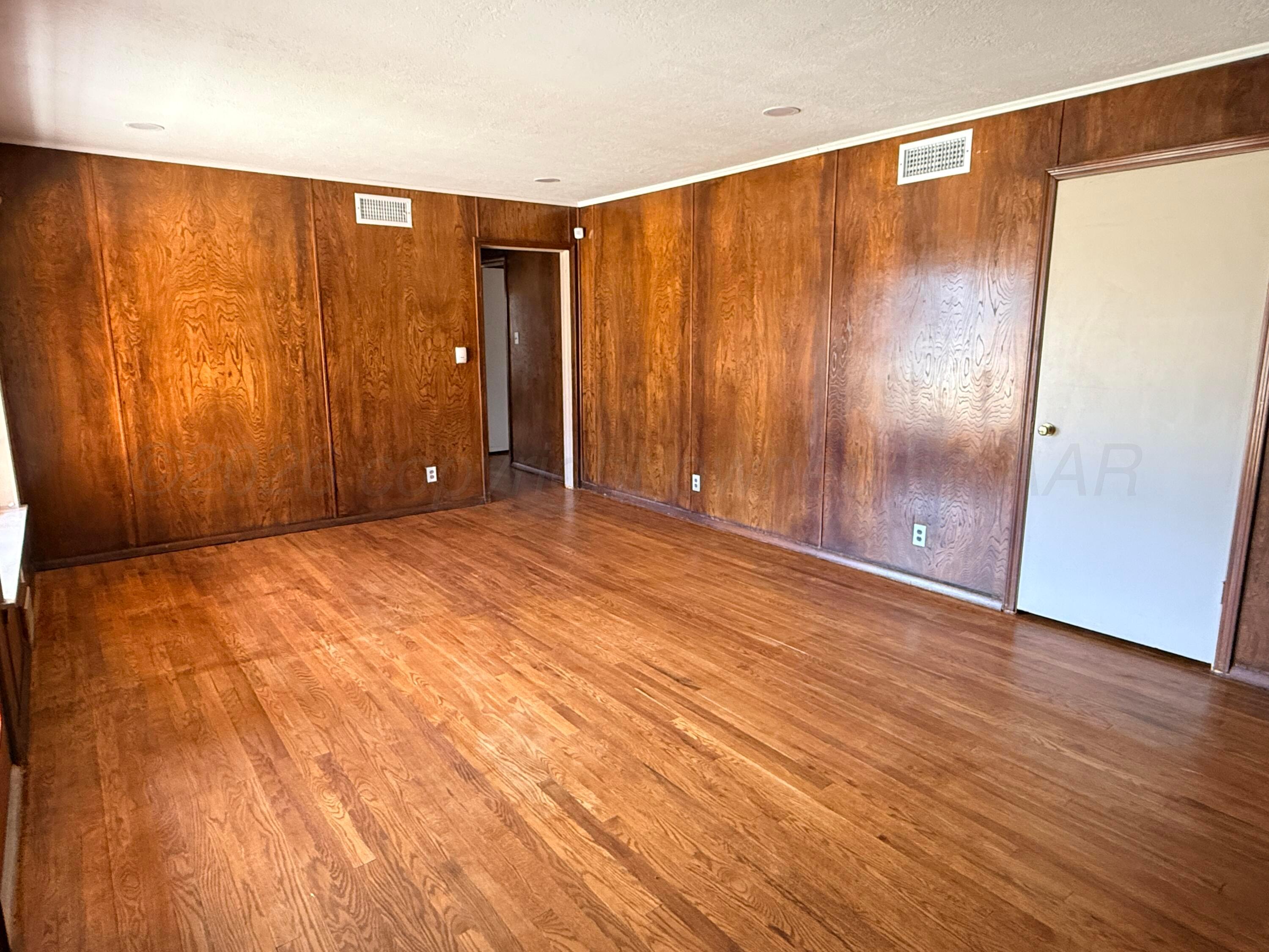 2016 South Milam Street Amarillo, TX 79109 - Photo 3 of 30 living room 1