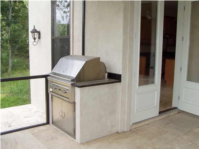 31 Beacon Point Drive Santa Rosa Beach, FL 32459 - Photo 11 of 18 a utility room with washing machine