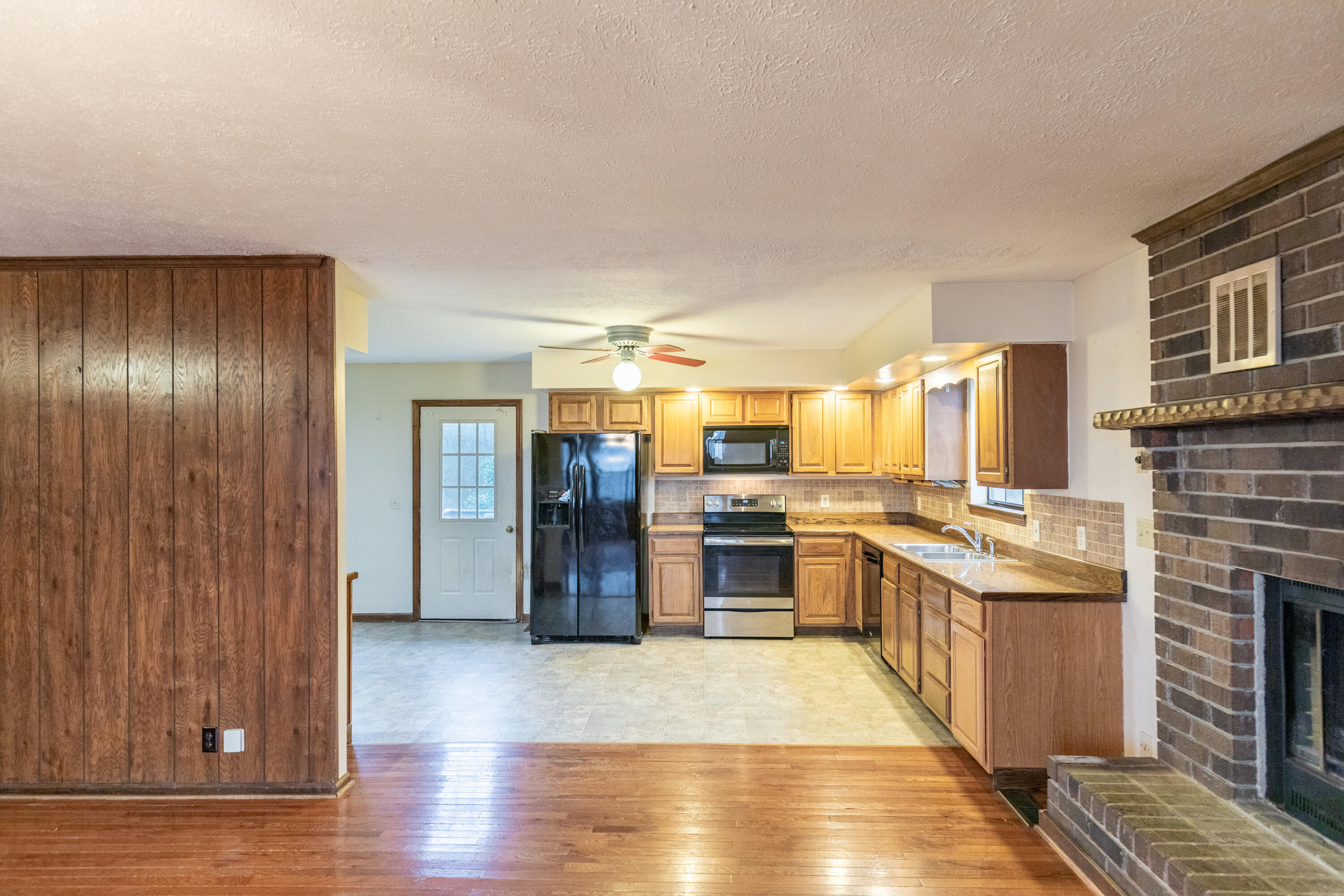 1173 Burning Bush Road Ringgold, GA 30736 - Photo 14 of 45 Living