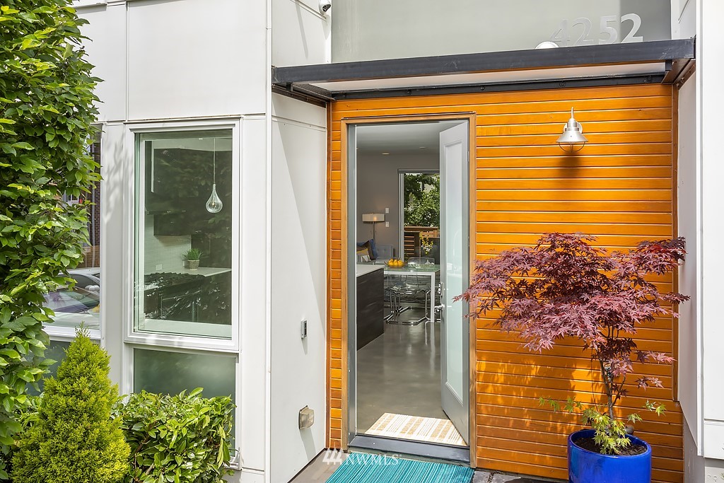 4252 Southwest Myrtle Street Seattle, WA 98136 - Photo 1 of 39 Gallery Image 1