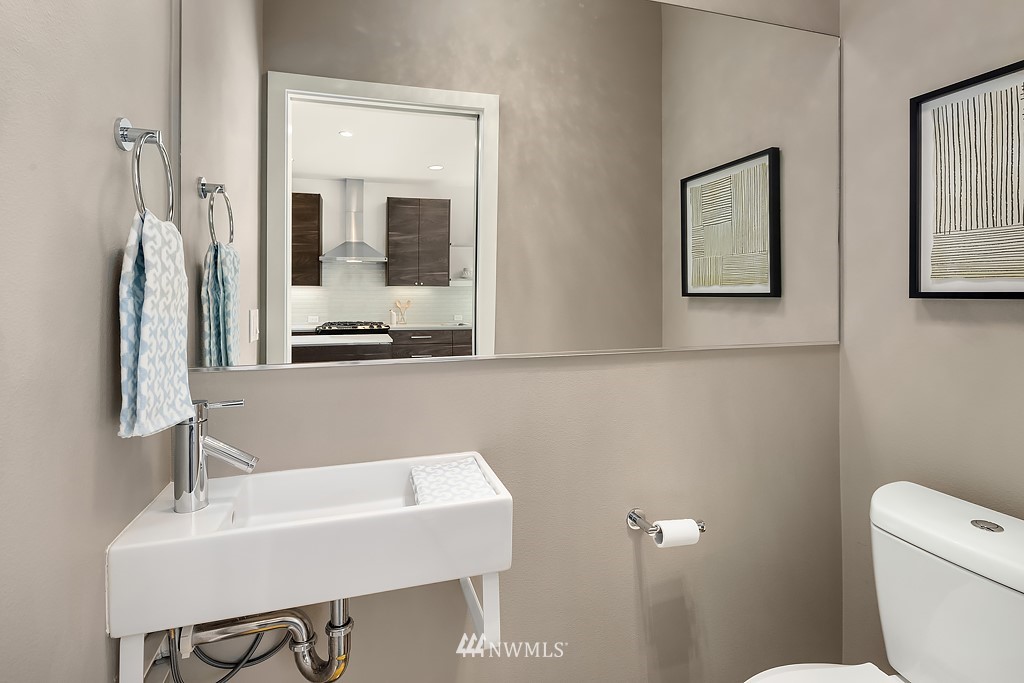 4252 Southwest Myrtle Street Seattle, WA 98136 - Photo 14 of 39 Gallery Image 14