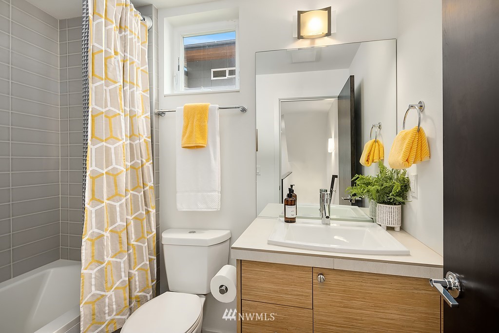 4252 Southwest Myrtle Street Seattle, WA 98136 - Photo 17 of 39 Gallery Image 17