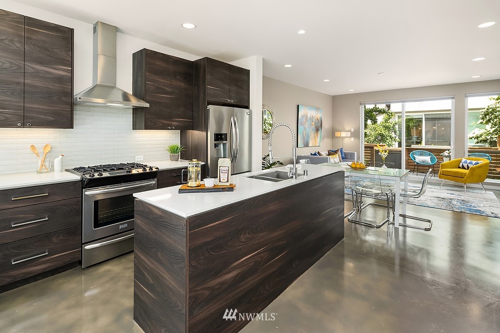 4252 Southwest Myrtle Street Seattle, WA 98136 - Photo 3 of 39 Gallery Image 3