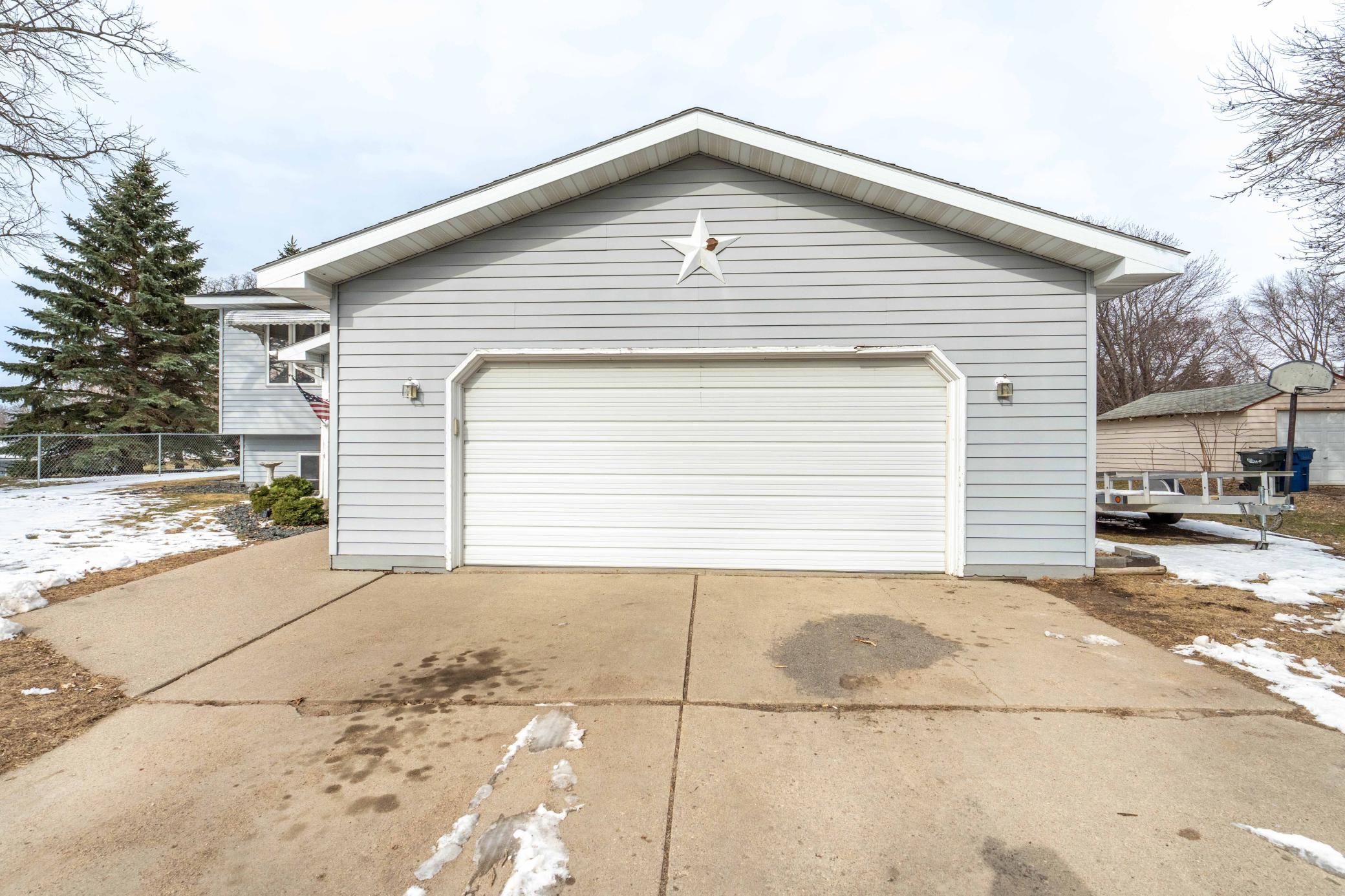 517 Springen Avenue Fergus Falls, MN 56537 - Photo 5 of 58