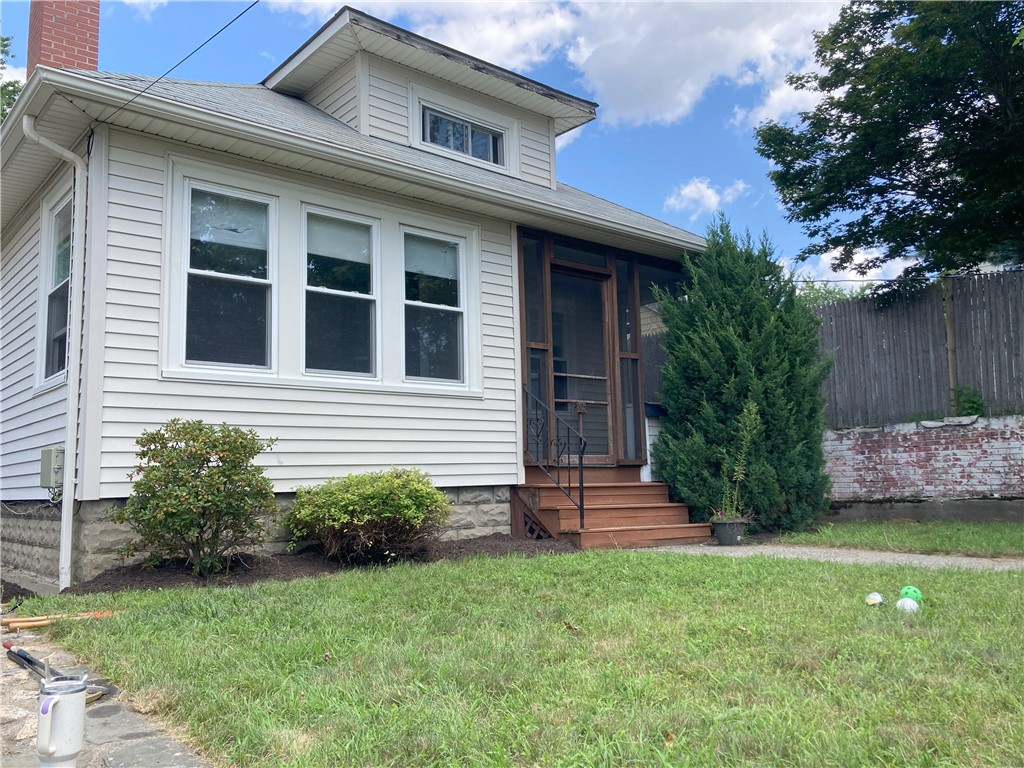 95 Cliffdale Avenue Cranston, RI 02905 - Photo 1 of 18 Gallery Image 1