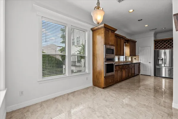 $3,200 | 6118 Tyne Street, Houston, TX 77007