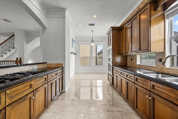 $3,200 | 6118 Tyne Street, Houston, TX 77007