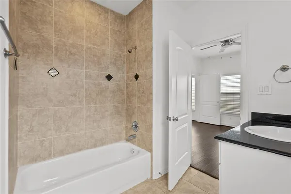 $3,200 | 6118 Tyne Street, Houston, TX 77007