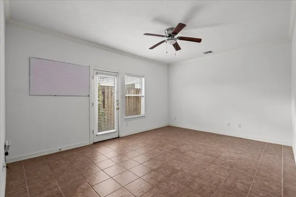 $3,200 | 6118 Tyne Street, Houston, TX 77007