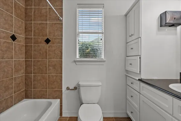 $3,200 | 6118 Tyne Street, Houston, TX 77007