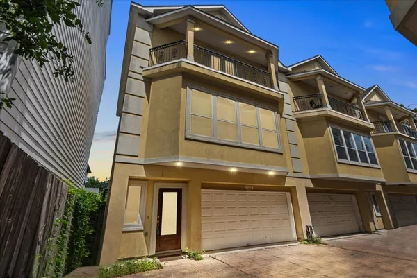 $3,200 | 6118 Tyne Street, Houston, TX 77007