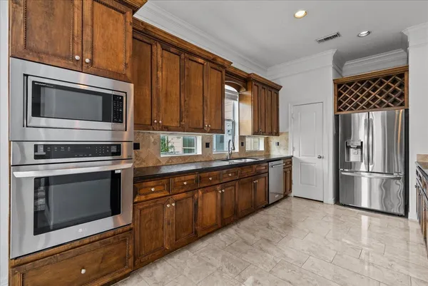 $3,200 | 6118 Tyne Street, Houston, TX 77007
