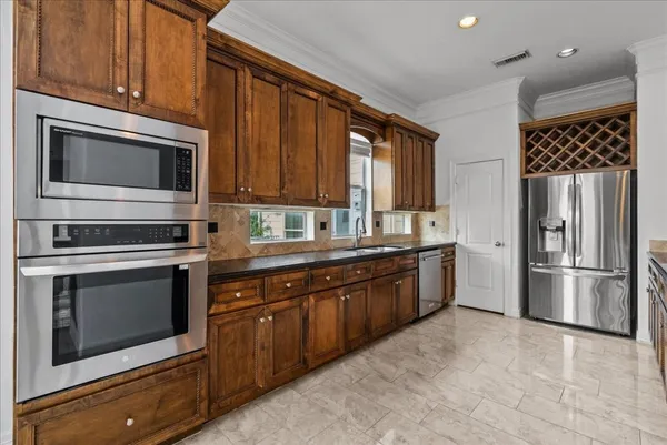 $3,200 | 6118 Tyne Street, Houston, TX 77007