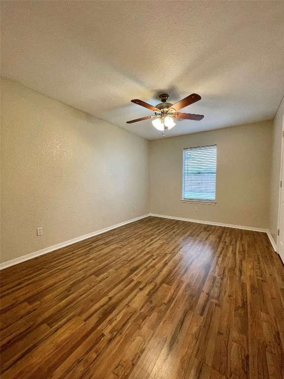 809 Manor Drive Angleton, TX 77515 - Photo 28 of 41