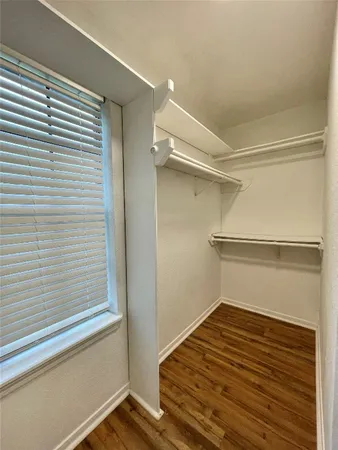 $2,300 | 809 Manor Drive, Angleton, TX 77515