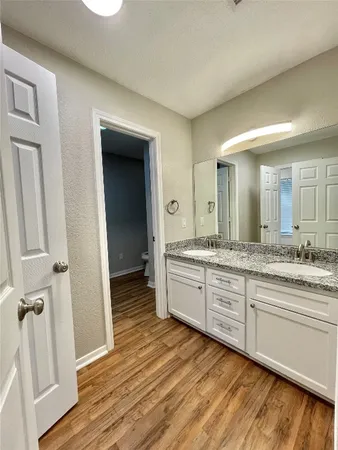 $2,300 | 809 Manor Drive, Angleton, TX 77515