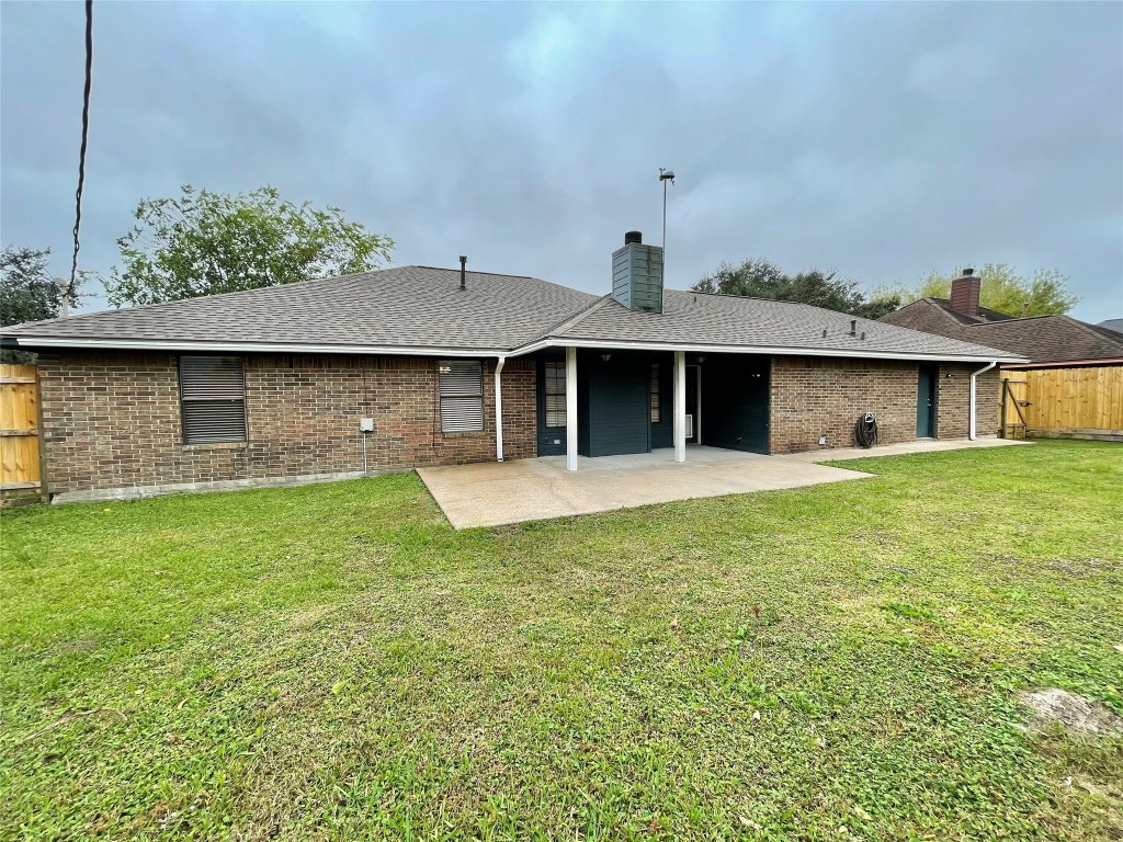 809 Manor Drive Angleton, TX 77515 - Photo 39 of 41