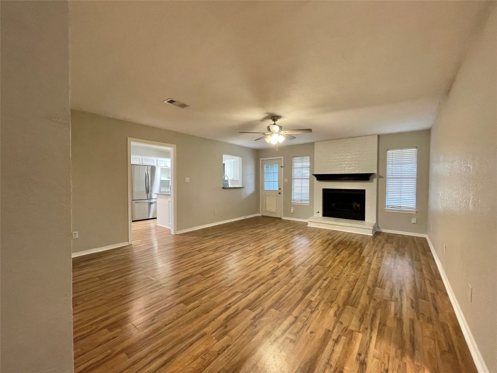 809 Manor Drive Angleton, TX 77515 - Photo 8 of 41