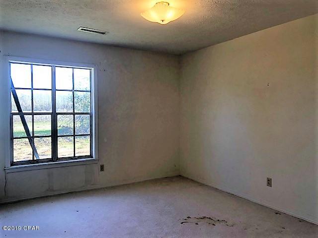 3915 Peanut Road Cottondale, FL 32431 - Photo 12 of 19 Gallery Image 12