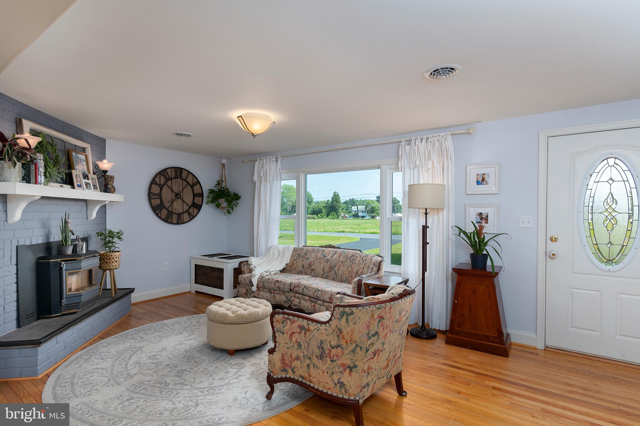 104 Golt Road Chester, MD 21619 - Photo 6 of 29 Living Room