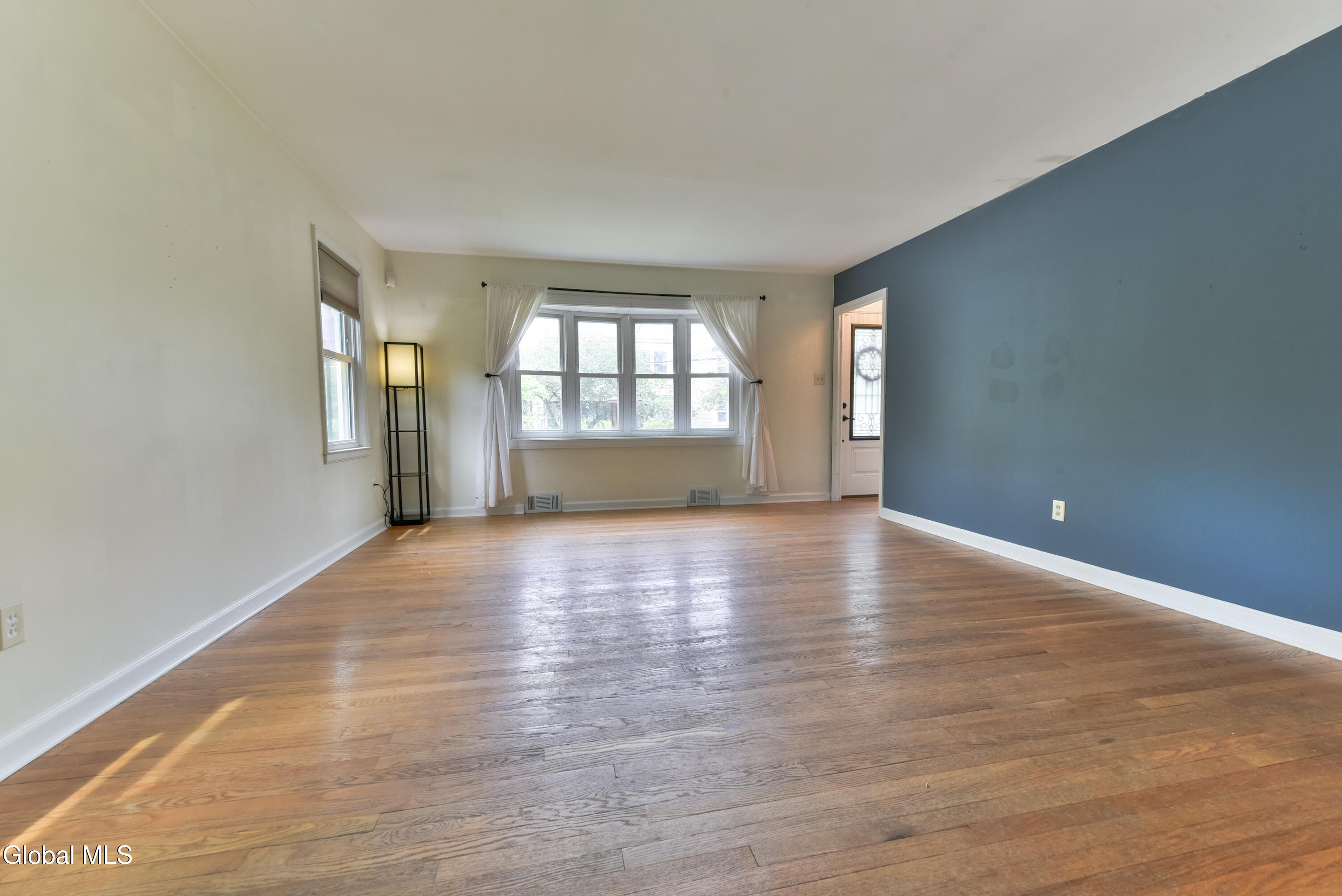 1702 Lenox Road Schenectady, NY 12308 - Photo 7 of 64 7