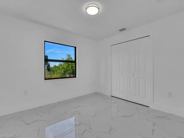 $539,999 | 55117-119 24th Street Southwest, Lehigh Acres, FL 33973