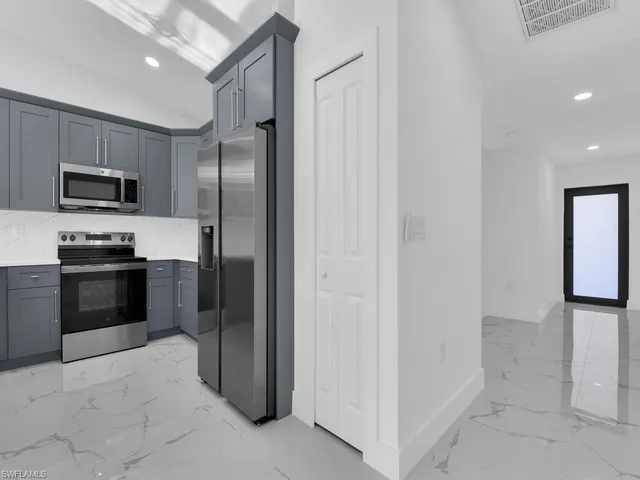 $539,999 | 55117-119 24th Street Southwest, Lehigh Acres, FL 33973