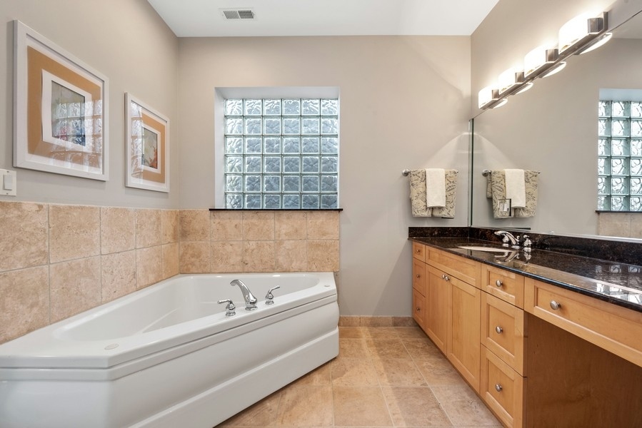 1422 North Mohawk Street, Unit 4 Chicago, IL 60610 - Photo 14 of 20