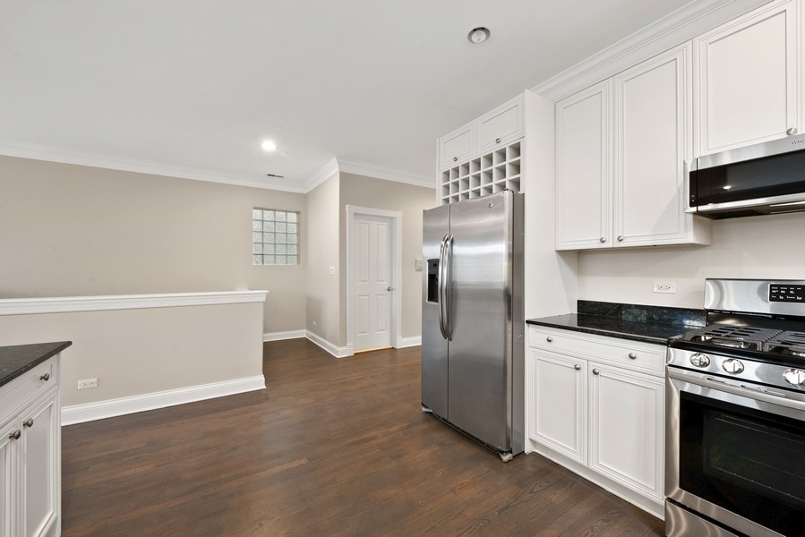 1422 North Mohawk Street, Unit 4 Chicago, IL 60610 - Photo 7 of 20