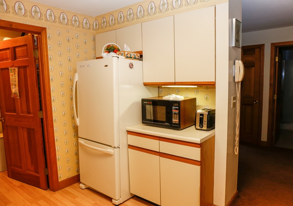 304 Country Side Road, Unit 304 Greenfield, MA 01301 - Photo 11 of 27 Gallery Image 11