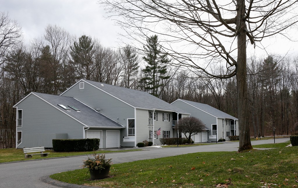 304 Country Side Road, Unit 304 Greenfield, MA 01301 - Photo 24 of 27 Gallery Image 24