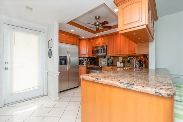 $335,750 | 2731 Northeast 14th Street Causeway, Unit 637, Pompano Beach, FL 33062