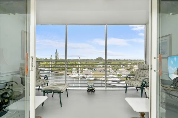 $335,750 | 2731 Northeast 14th Street Causeway, Unit 637, Pompano Beach, FL 33062
