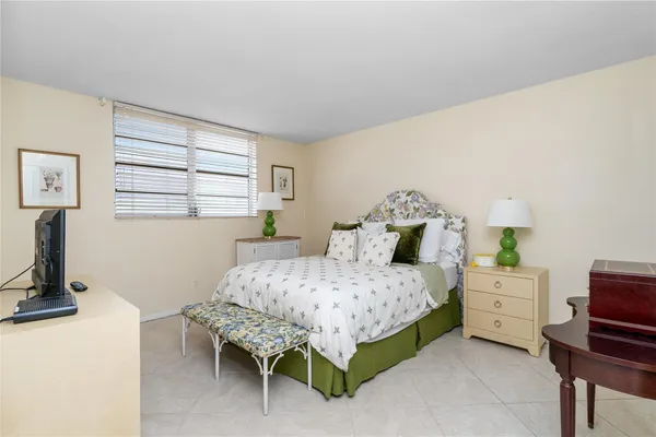 $335,750 | 2731 Northeast 14th Street Causeway, Unit 637, Pompano Beach, FL 33062