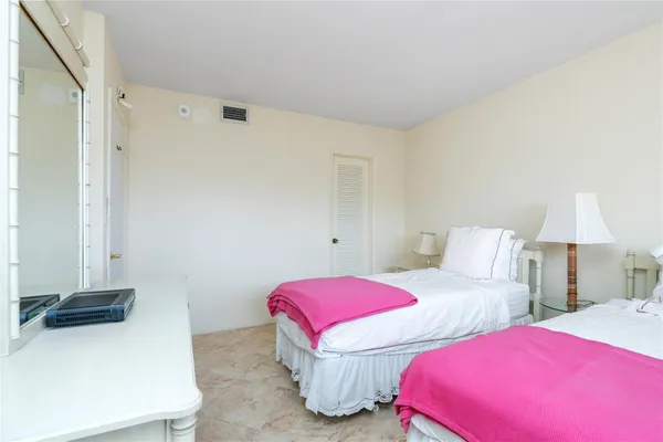 $335,750 | 2731 Northeast 14th Street Causeway, Unit 637, Pompano Beach, FL 33062
