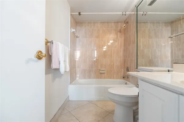 $335,750 | 2731 Northeast 14th Street Causeway, Unit 637, Pompano Beach, FL 33062