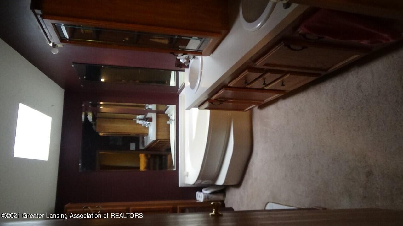 9037 West Braden Road Haslett, MI 48840 - Photo 10 of 16 thumbnail_DSC00028