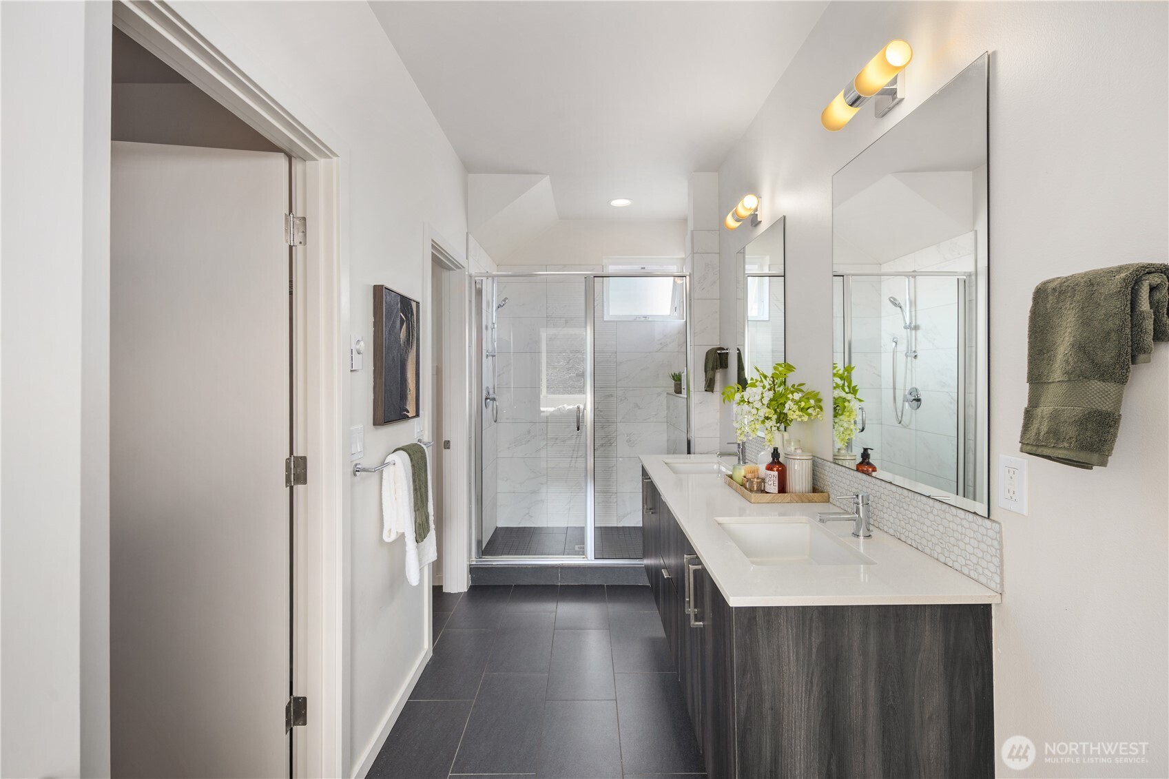 926 North 35th Street Seattle, WA 98103 - Photo 28 of 40