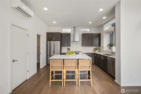 $1,365,000 | 926 North 35th Street, Seattle, WA 98103