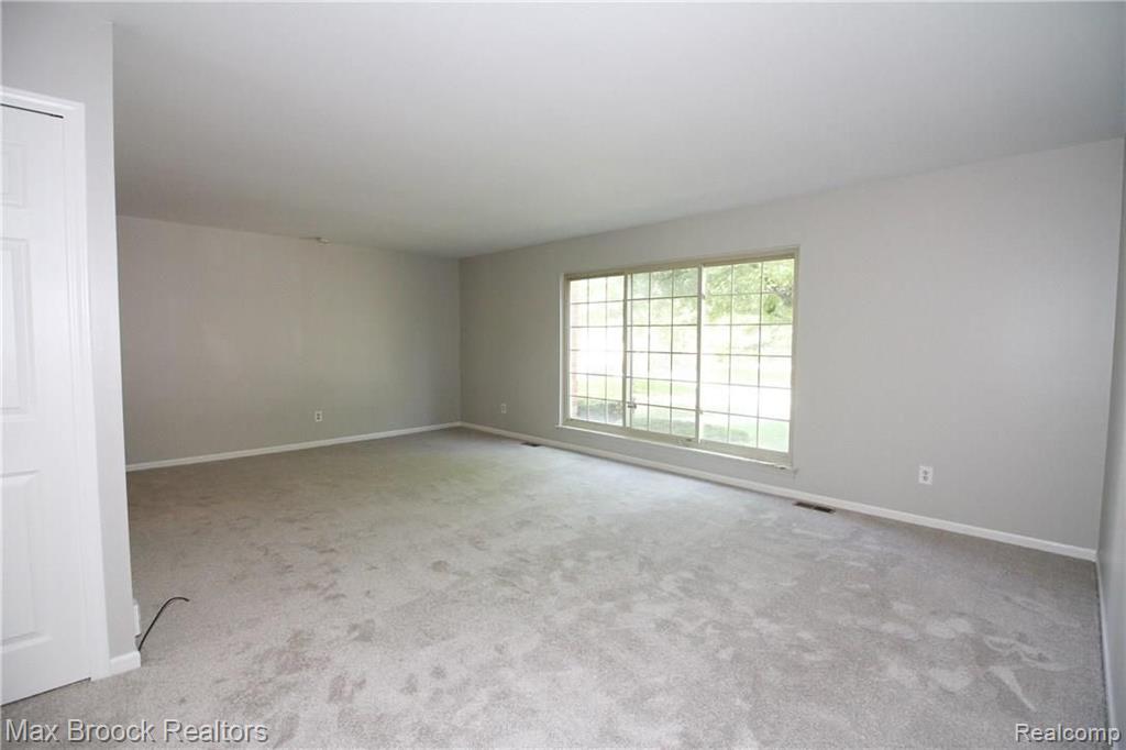 29676 Middlebelt Road Farmington Hills, MI 48334 - Photo 16 of 34