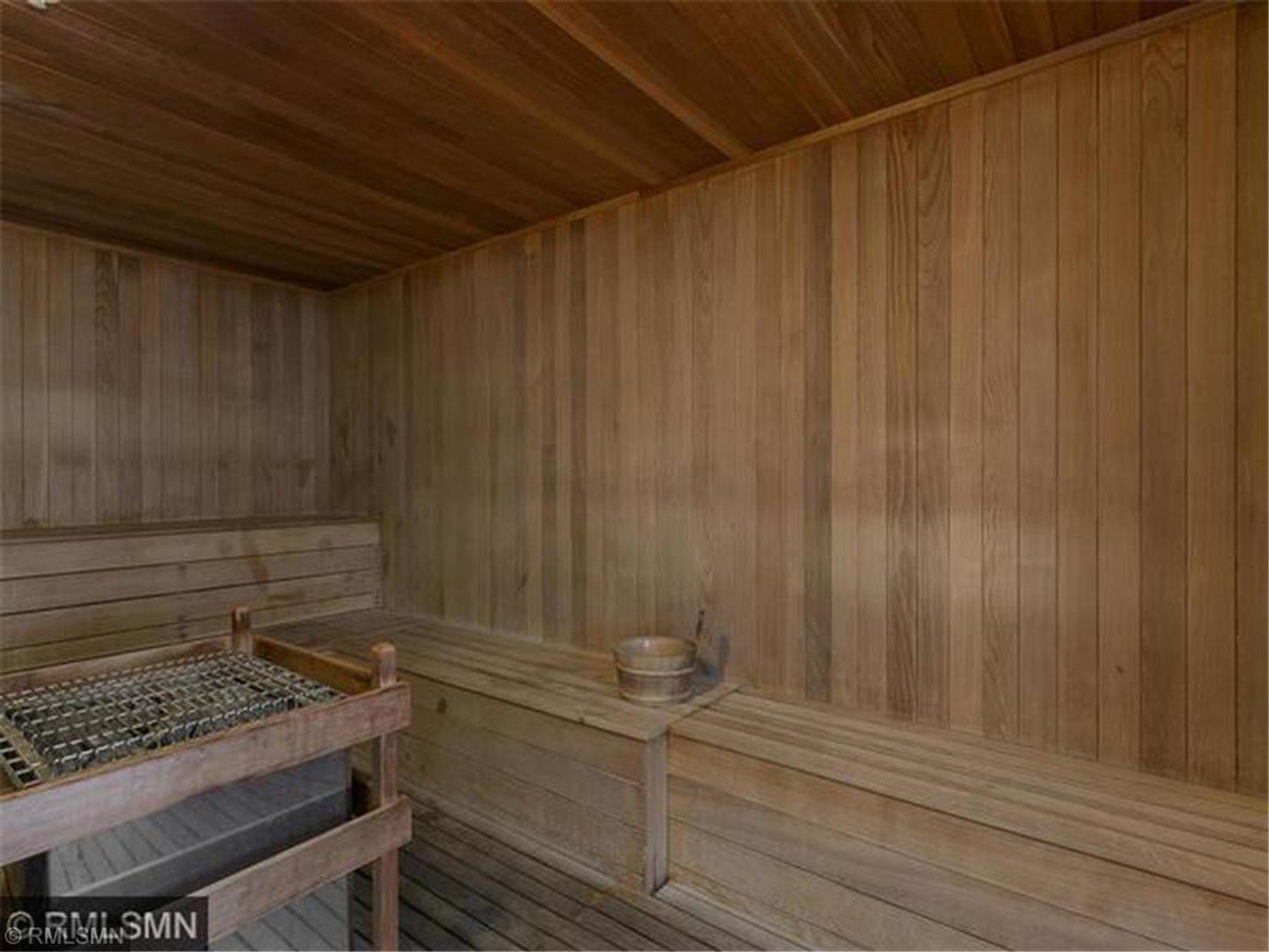 929 Portland Avenue, Unit 1011 Minneapolis, MN 55404 - Photo 13 of 16