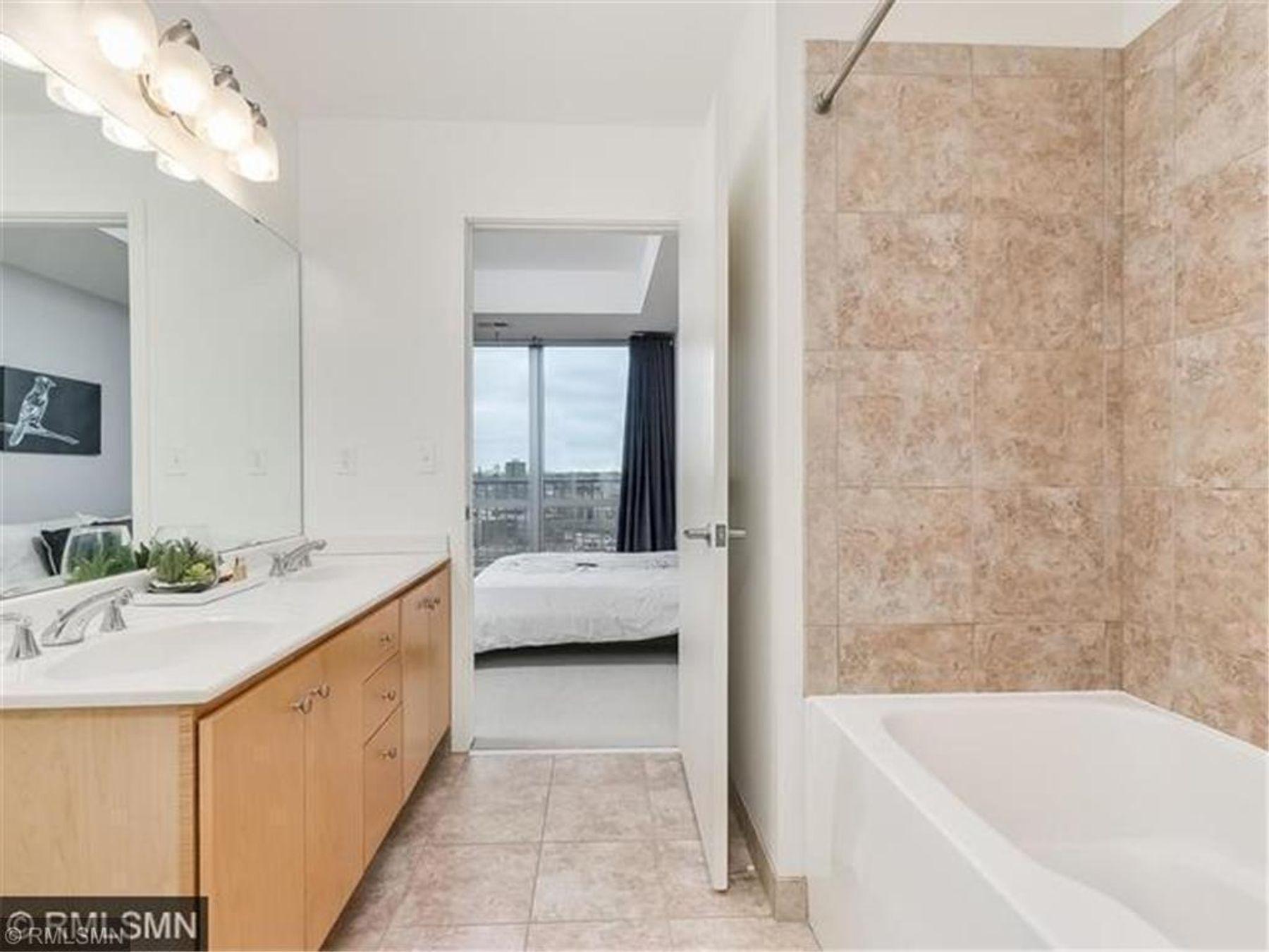 929 Portland Avenue, Unit 1011 Minneapolis, MN 55404 - Photo 9 of 16