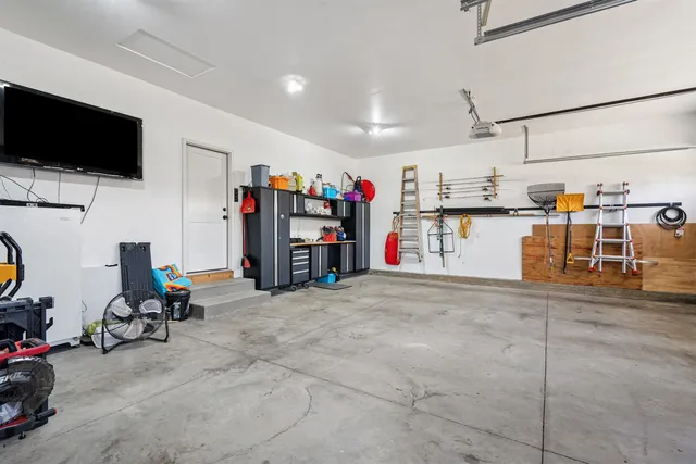 $479,900 | 783 Sweet Wood Lane, Bluegrass, IA 52726