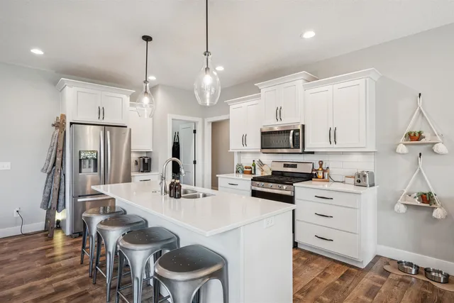 $479,900 | 783 Sweet Wood Lane, Bluegrass, IA 52726