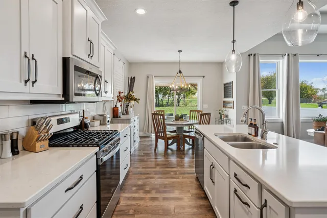 $479,900 | 783 Sweet Wood Lane, Bluegrass, IA 52726