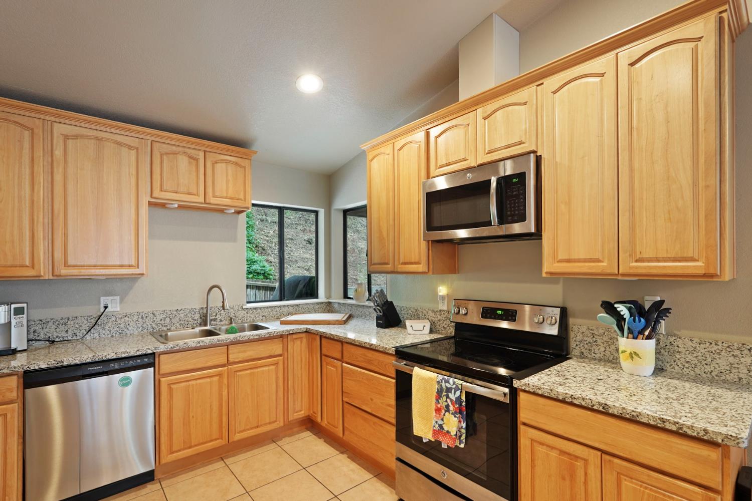 3234 Cambridge Road Cameron Park, CA 95682 - Photo 19 of 42