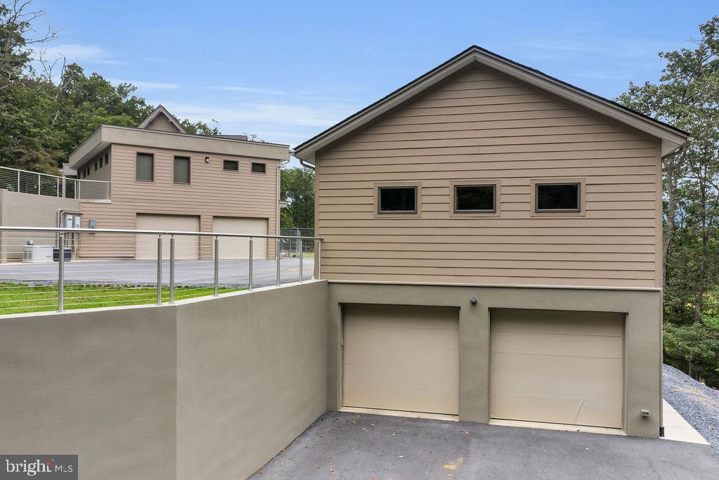 218 Thunder Road Front Royal, VA 22630 - Photo 65 of 78 Detached garage