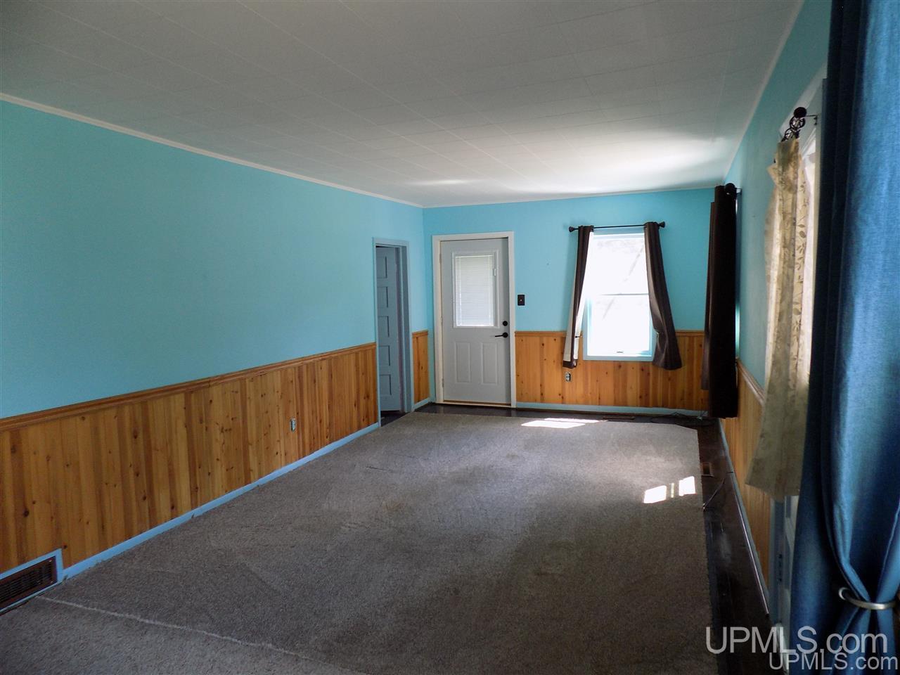 877 N River Road Manistique, MI 49854 - Photo 11 of 43